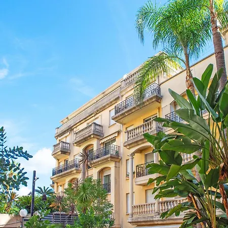 Queen's Garden Centre, Terrasse, Rénové, Calme Apartman *